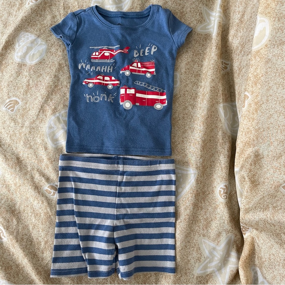 Toddler Boys’ Tommy Bahama Firetruck Pajama Set Size 2T